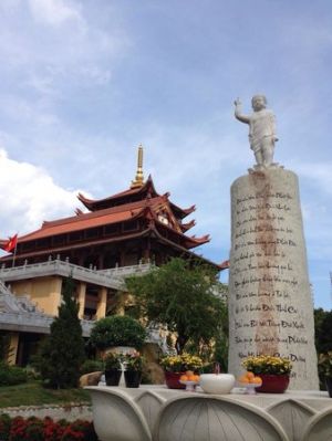 Hue Nghiem Pagoda